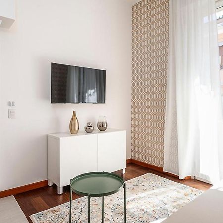Ferienwohnung "Gold Fashion" - Residenza Duomo Citylife Mailand Exterior foto