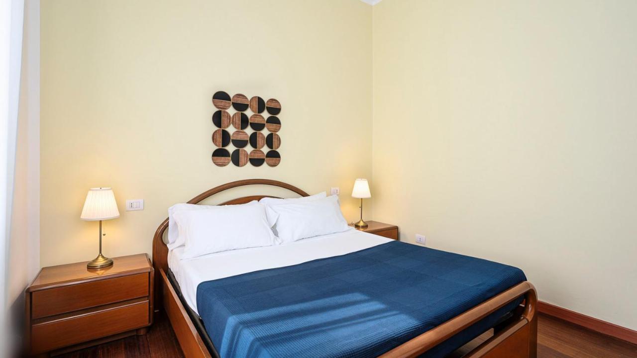 Ferienwohnung "Gold Fashion" - Residenza Duomo Citylife Mailand Exterior foto
