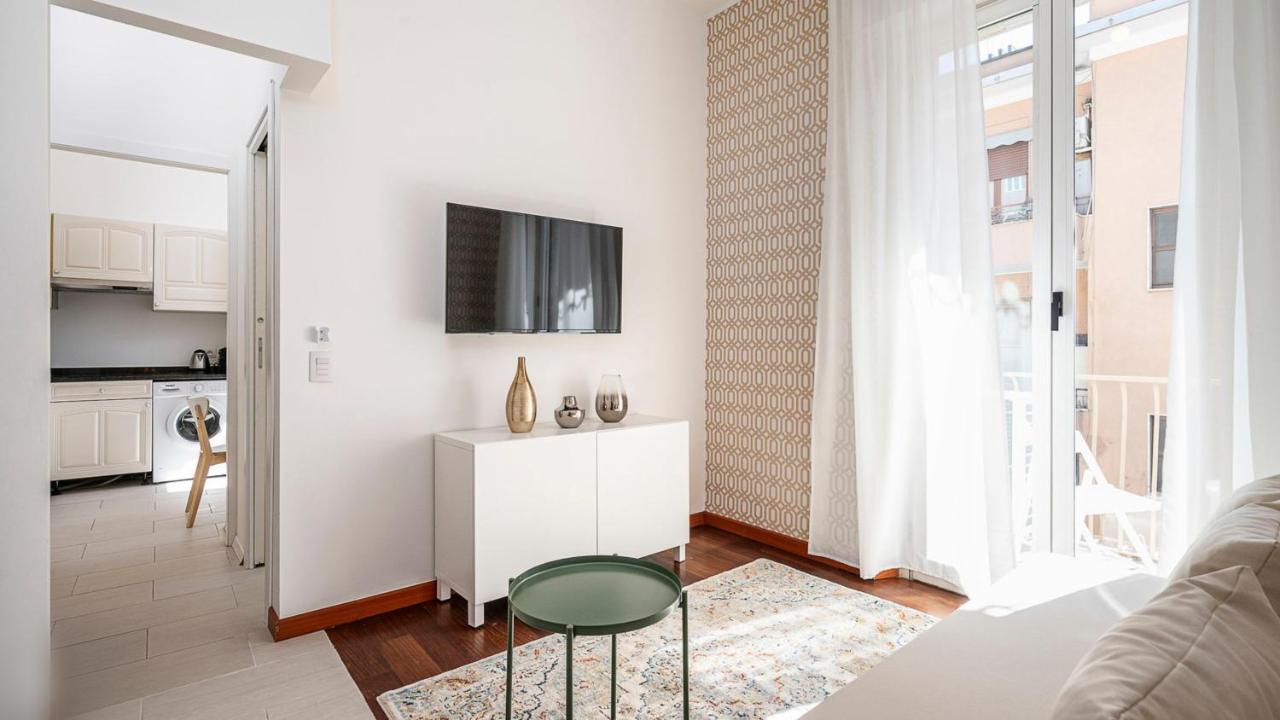 Ferienwohnung "Gold Fashion" - Residenza Duomo Citylife Mailand Exterior foto