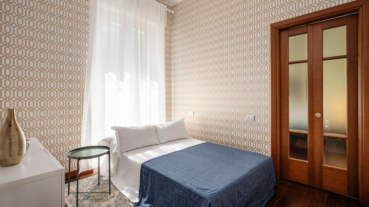 Ferienwohnung "Gold Fashion" - Residenza Duomo Citylife Mailand Exterior foto